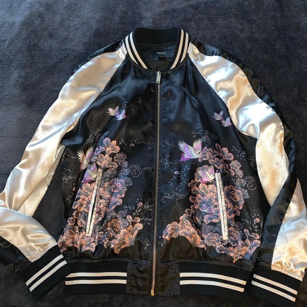 Japanese detailed bomber jacket. Satin/ polyester. Size medium. Forever 21.
